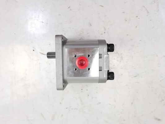 고품질의 수압 기어 펌프 16.3-C4-15T-L-36.5 펌프 철과 알루미늄 합금 재료 건설 기계 공장 공급용 제품군 수압 예비 부품